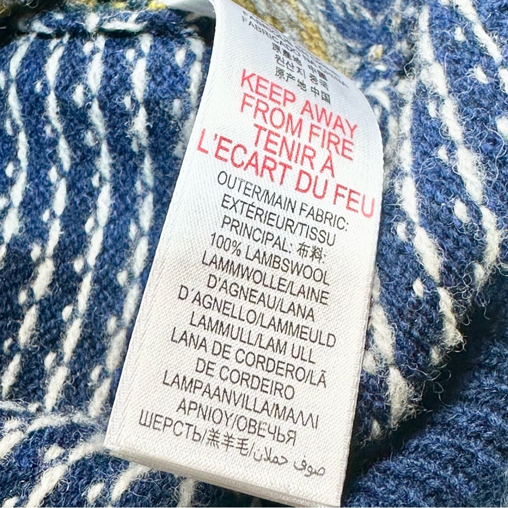 Burberry 100% Lambswool Sweater - Picture 7 of 7